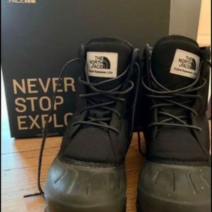 Mens The North Face winter boots